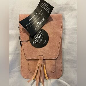 NWT Faux suede cell phone purse. Muted pink